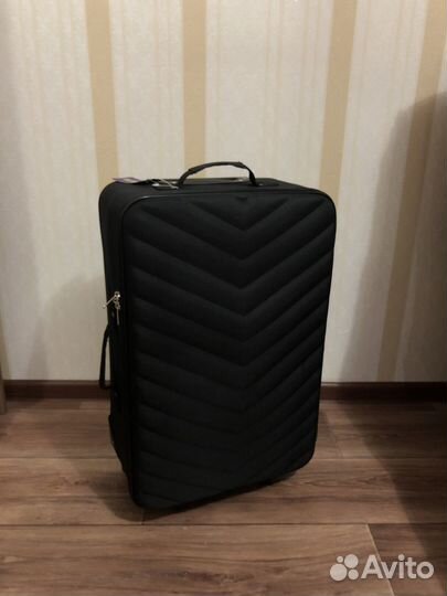Чемодан новый