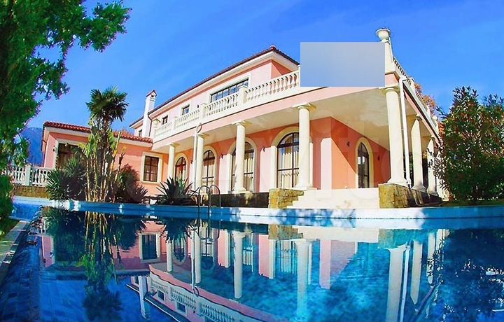 Дом 506 м² на участке 14 сот.