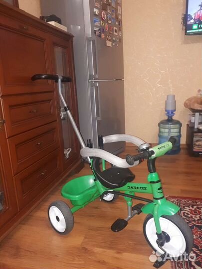 Детский трехколесный велосипед с ручкой бу