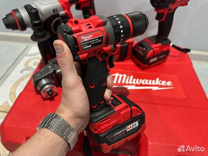 Профессиональный набор Milwaukee 4в1 (Арт.36042)