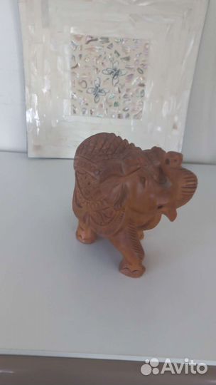 Статуэтка слона из дерева