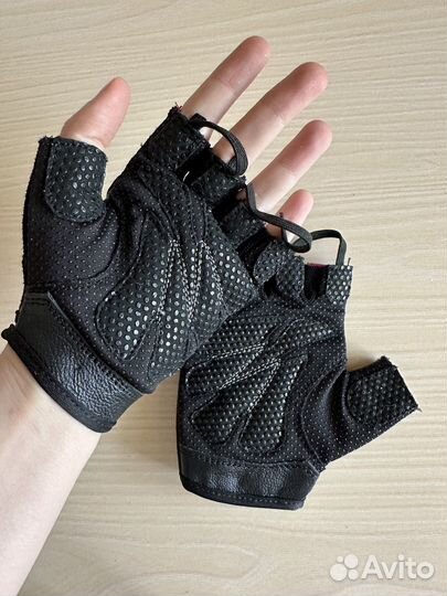 Спортивные перчатки женские