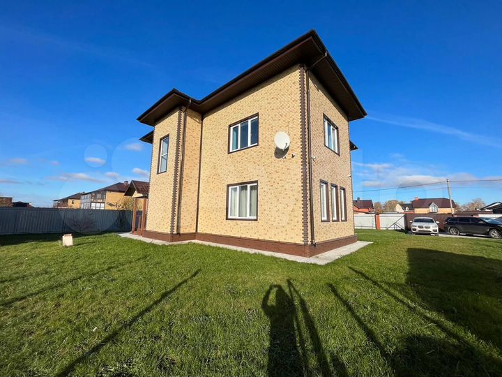 Коттедж 277 м² на участке 15 сот.