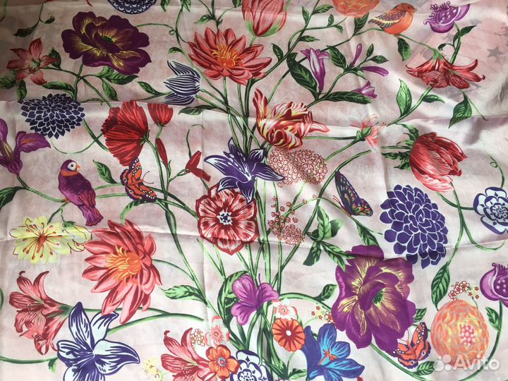 Новый шёлковый платок Gucci