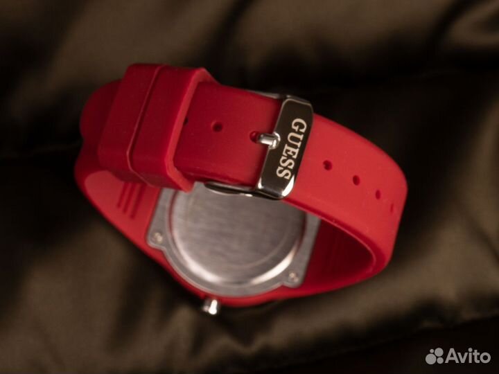 Часы Guess