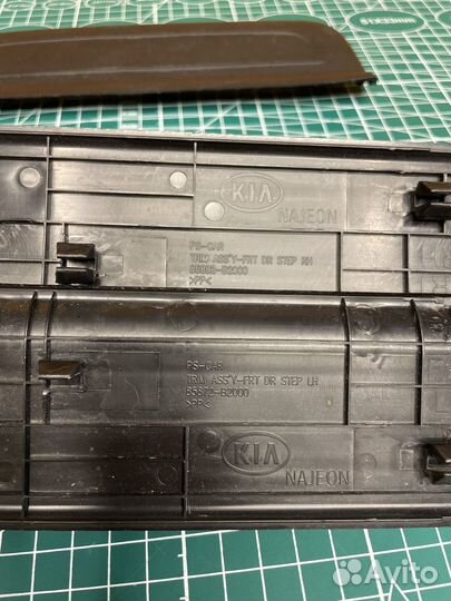 Комплект штатных накладок на пороги KIA soul