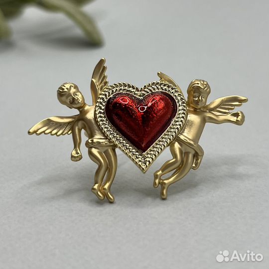 Брошь сердце