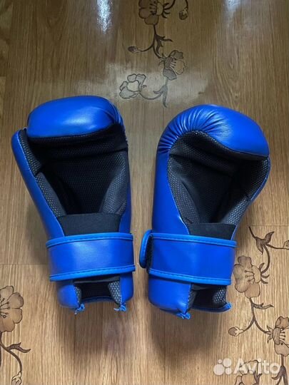 Перчатки для единоборств