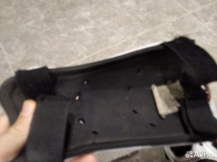 Щитки футбольные