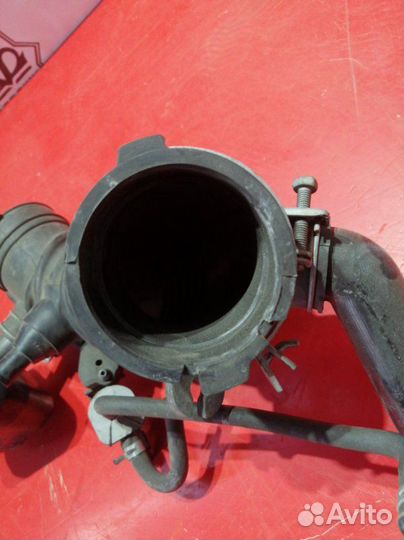 Патрубок воздушного фильтра Toyota