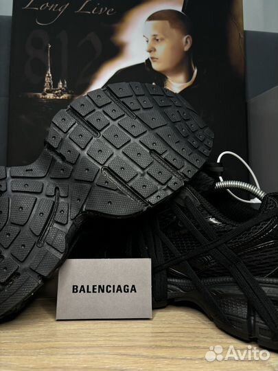 Кроссовки balenciaga 3xl extreme lace на руках