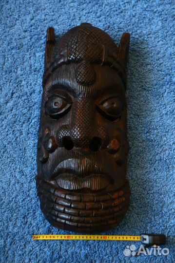 Африканская маска черное дерево