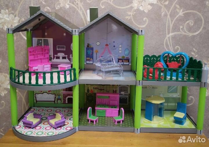 Домик для кукол новый и заяц подарочный