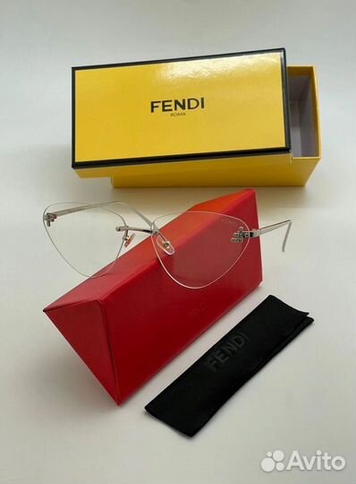 Солнцезащитные очки Fendi