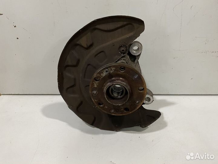 Кулак поворотный правый Volkswagen Tiguan 2