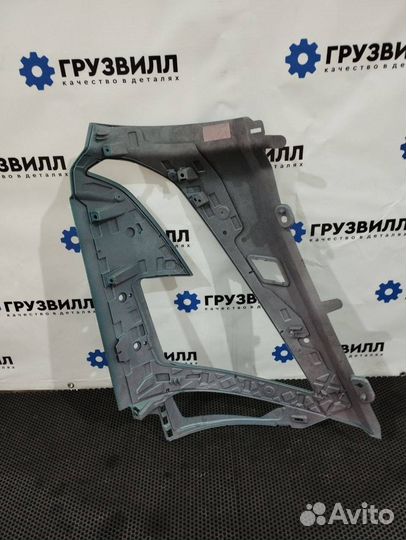 Окантовка левой фары Volvo FH5 84449120