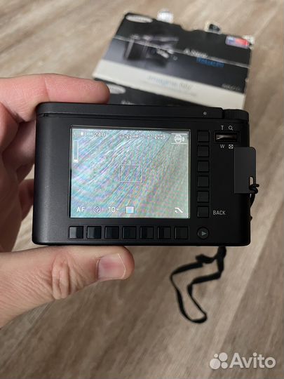 Компактный фотоаппарат Samsung NV-10