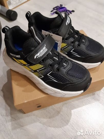 Кроссовки детские Fesse новые