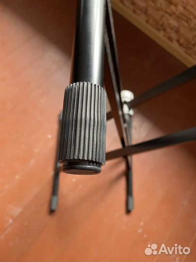 Крестообразная стойка для фортепиано