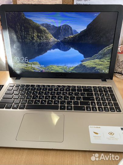 Ноутбук asus