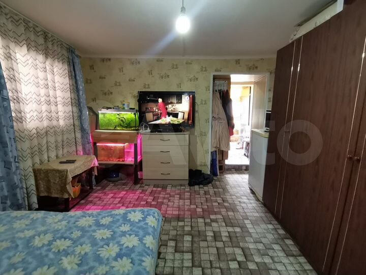 Дом 23,4 м² на участке 1 сот.