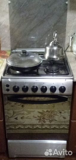 Газовая плита Zanussi б/у в рабочем состоянии