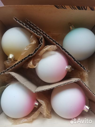 Елочные игрушки шары