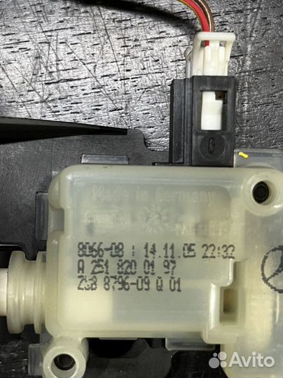 Замок лючка бензобака мерседес w219