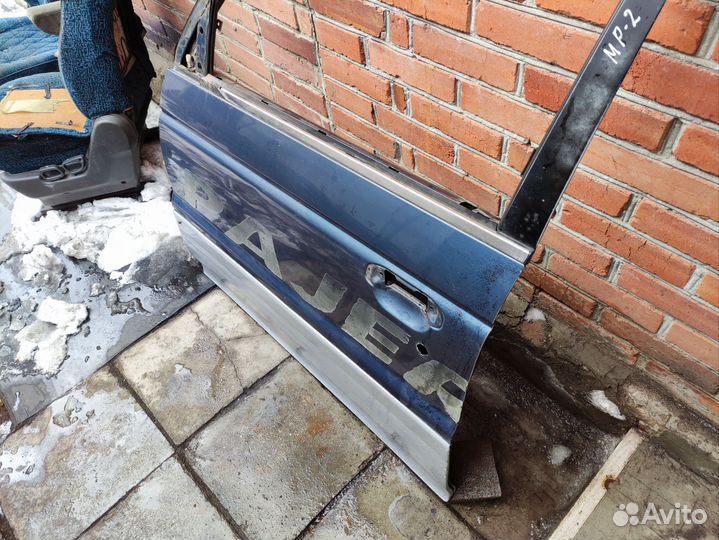 Дверь передняя левая Mitsubishi pajero 2