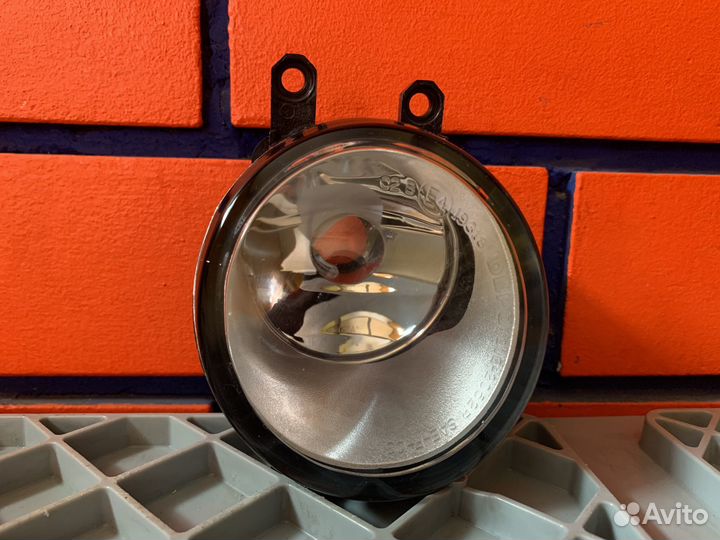 Фара противотуманная правая Toyota Camry 40