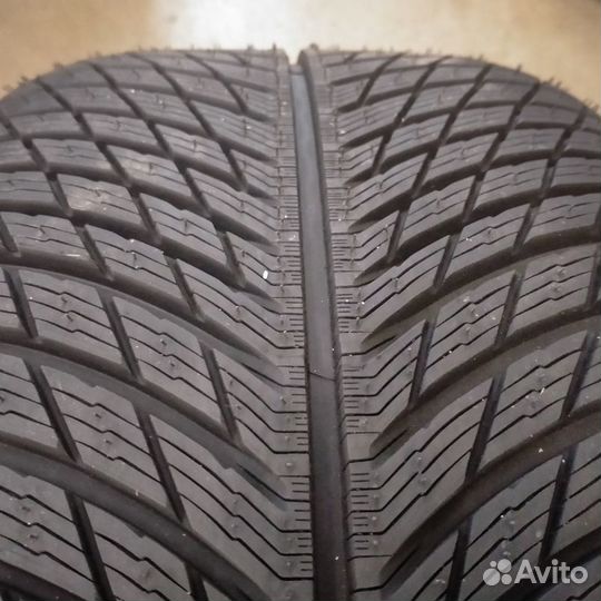 Michelin Pilot Alpin 5 SUV 285/45 R22 114V