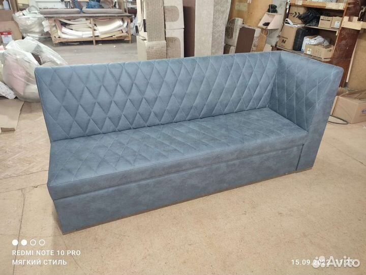 Прямой кухонный уголок со спальным местом