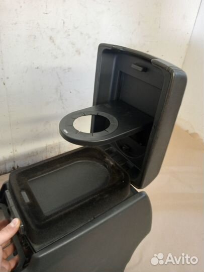 Подлокотник центральный Таурег