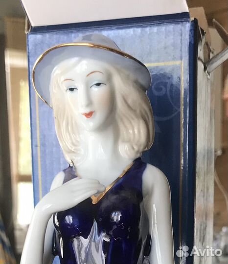 Статуэтка девушки с корзиной керамика 30см