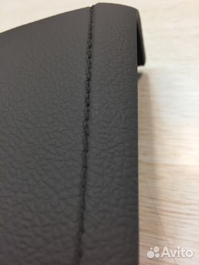 Рулевая крышка Ленд Крузер 200 (со швами)