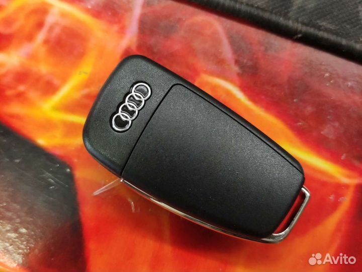 Ключ Audi Q3 A3 A1