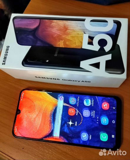 Samsung Galaxy A50, 4/64 ГБ