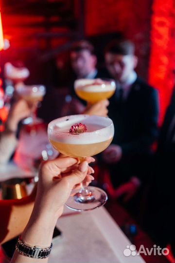 Выездной бар, бармен