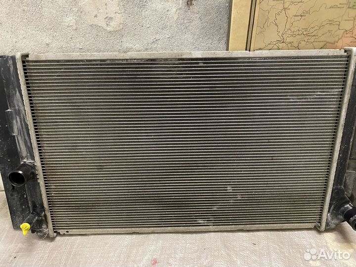 Радиатор охлаждения Тойота auris