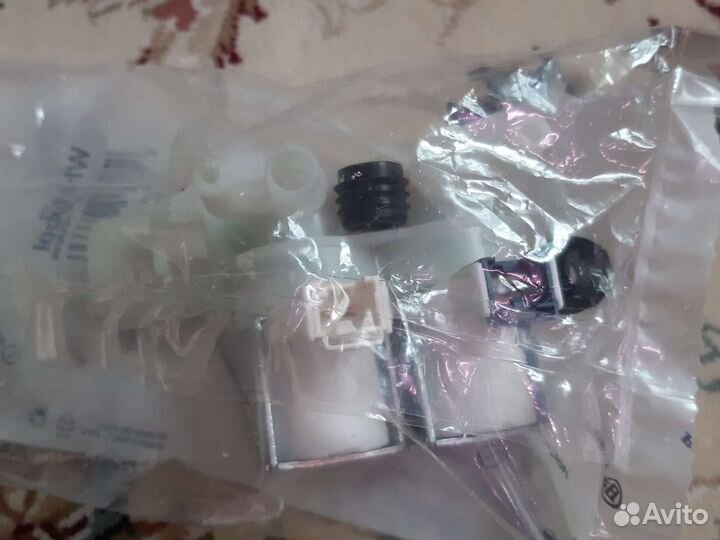 Заливной клапан Indesit Ariston