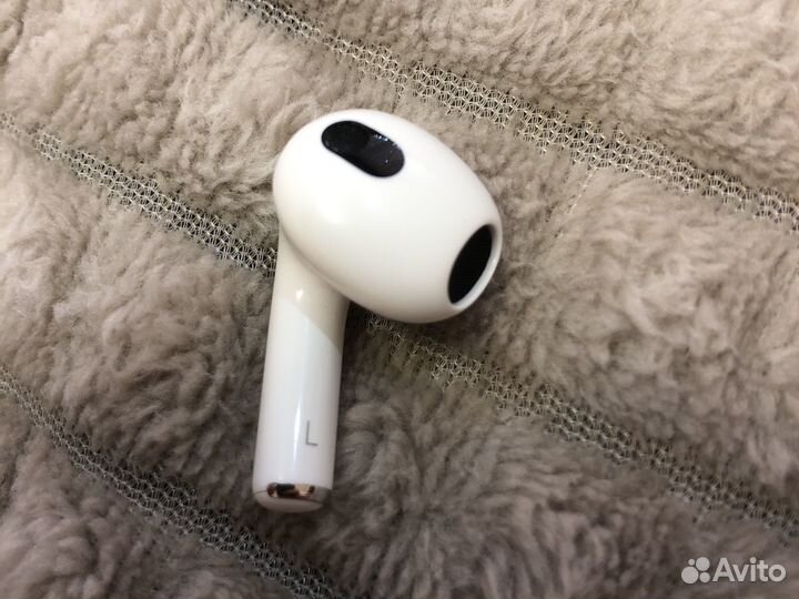 Левый наушник airpods 3