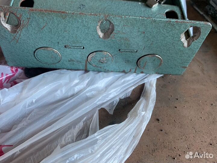 Замок дверной