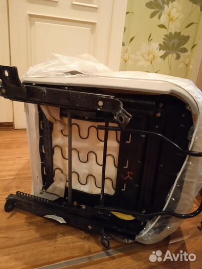 Продаю.передние.сиденья Vortex Estina