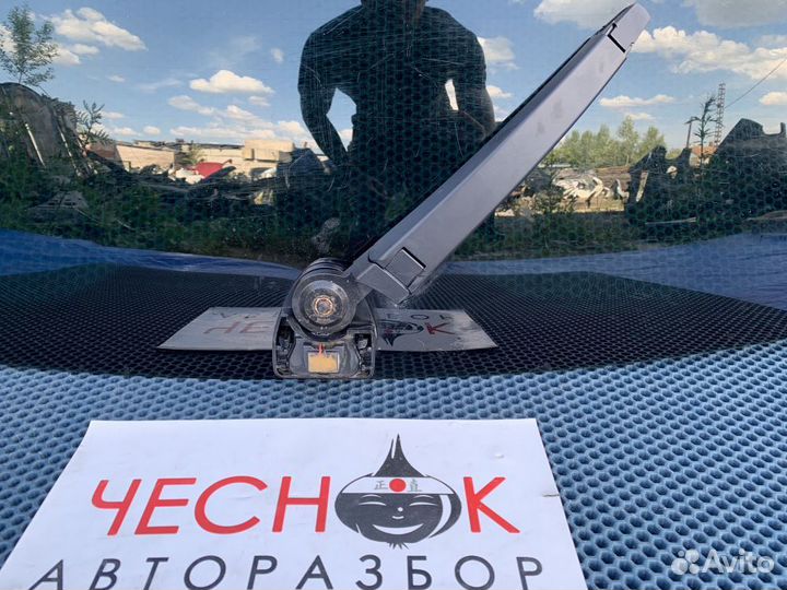 Стекло заднее в крышку багажника VW Touareg GP