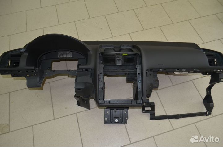 Торпедо панель приборов Volkswagen Touran