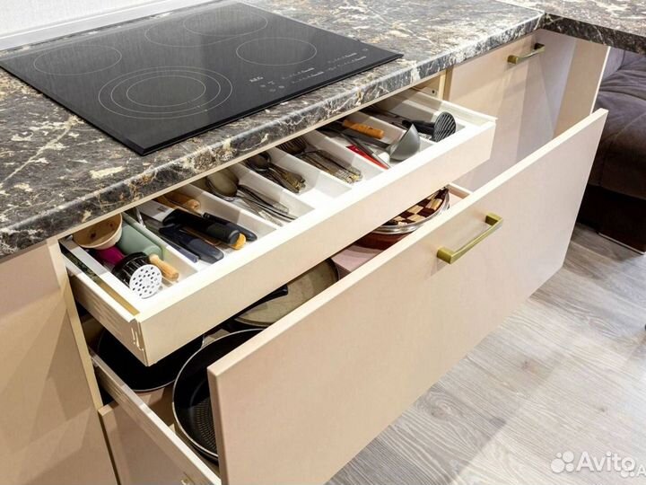 Кухонный гарнитур 