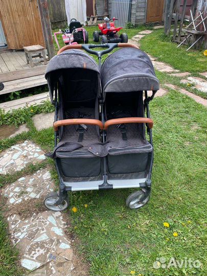 Коляска для двойни