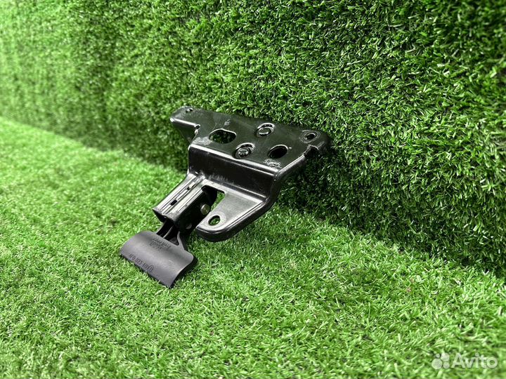 Замок капота крюк VAG Audi A6 C6