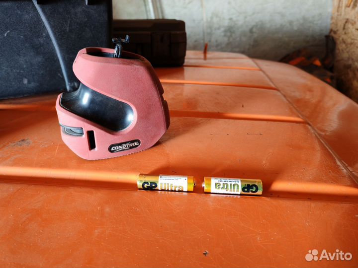 Лазерный уровень нивелир со штативом