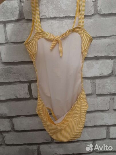 Купальник для девочки 140 новый